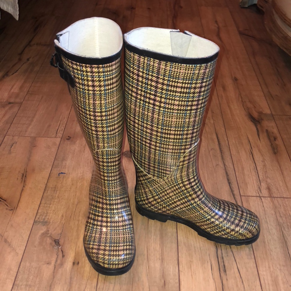 Plaid rain boots